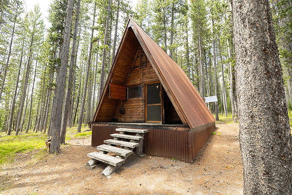 Cove Patrol Cabin: southeast corner