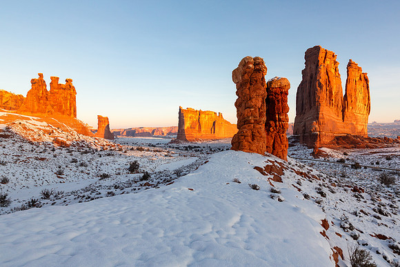 Three Gossips, Tower of Babel, and Organ