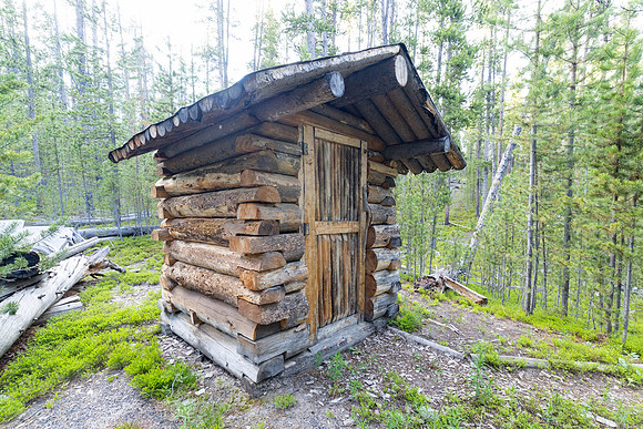 Mary Lake Patrol Cabin: outhouse (2)