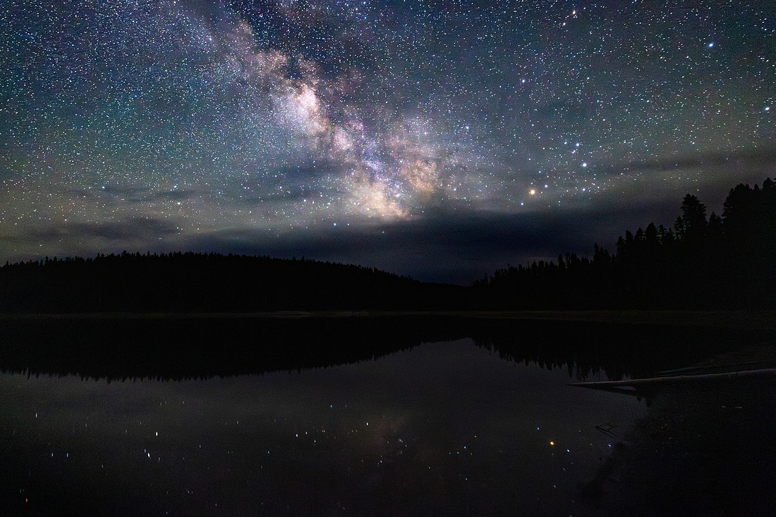 Milk Way over mary lake
