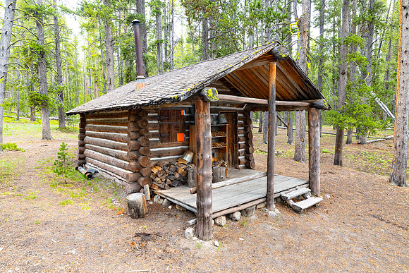 Mary Lake Patrol Cabin: south corner