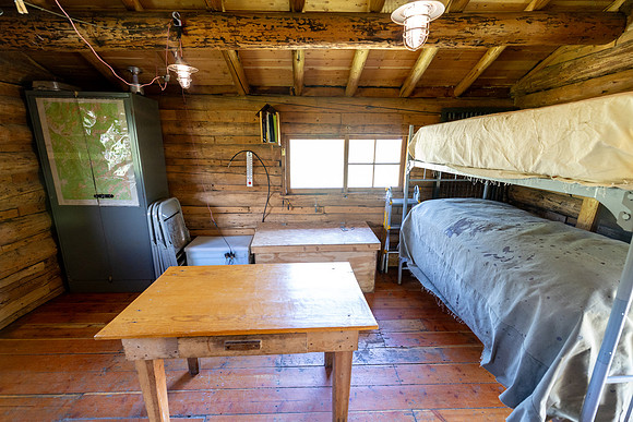 Cache Creek Patrol Cabin: inside views ()