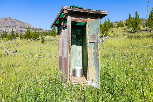 Cache Creek Patrol Cabin: outhouse