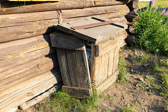 Cache Creek Patrol Cabin: Propane box