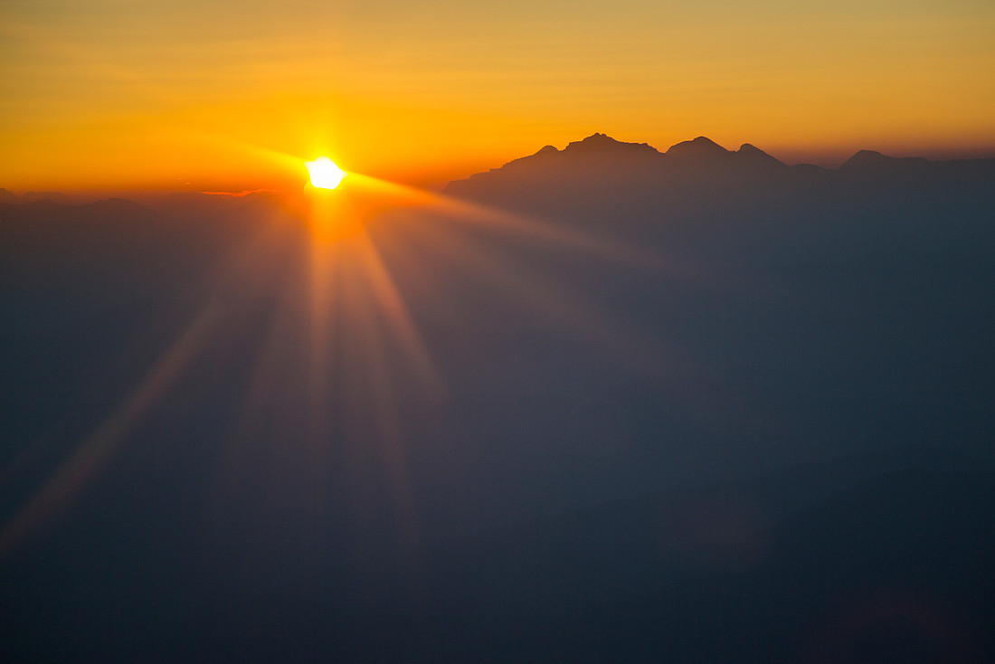 Sunrise and the Great Northerner