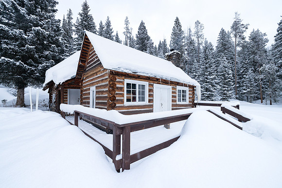 Custer Gallatin National Forest Maxey Cabin: morning after a sno