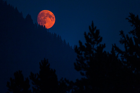 Blood Moon over Snyder Ridge