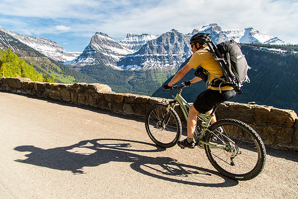 Bo Riding above the Loop (3)