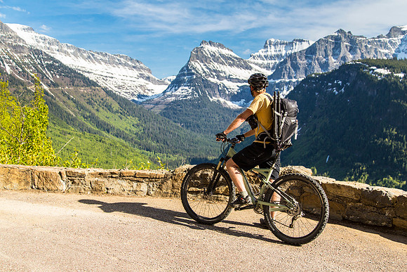 Bo Riding above the Loop (2)