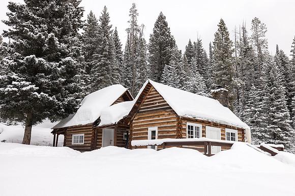 Custer Gallatin National Forest Maxey Cabin: after a snow storm