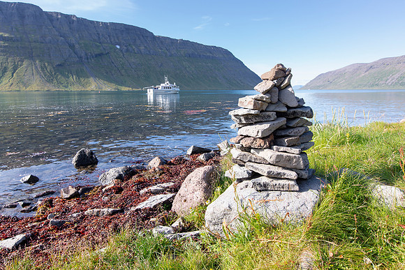 veiðileysufjörður trailhead in Hornstrandir