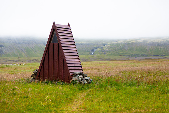Poo with a view at Hornvik