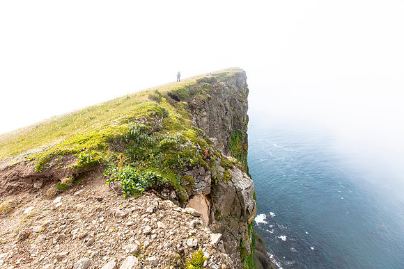 Corrie hiking the Horn shrouded in clouds (2)