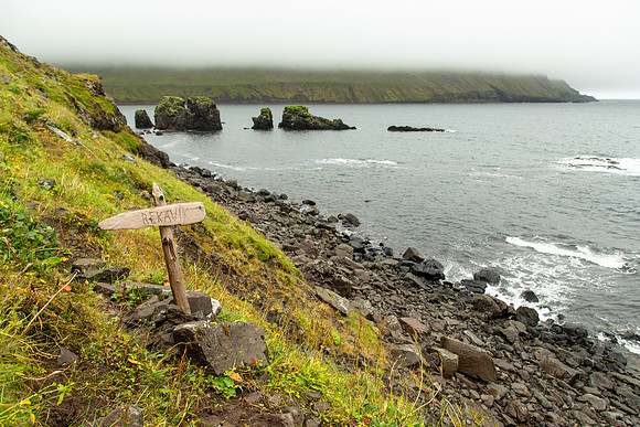 Trail sign to Rekavik