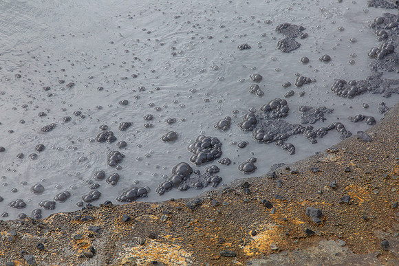 Black bubble in Krýsuvík