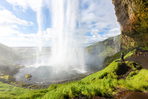 Corrie hiking behind Seljalandsfoss