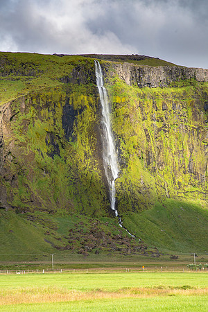 Þjóðvegur views (portrait)