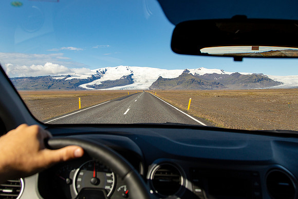 Driving towards Vatnajökull National Park.