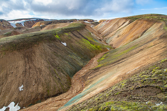 Colorful formations on the Laugavegur Trail (2)