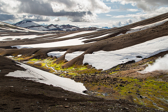 Views heading to Álftavatn from Hrafntinnusker