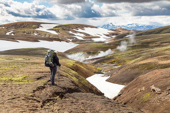 Corrie takes in the views along the trail Álftavatn from Hrafntinnusker