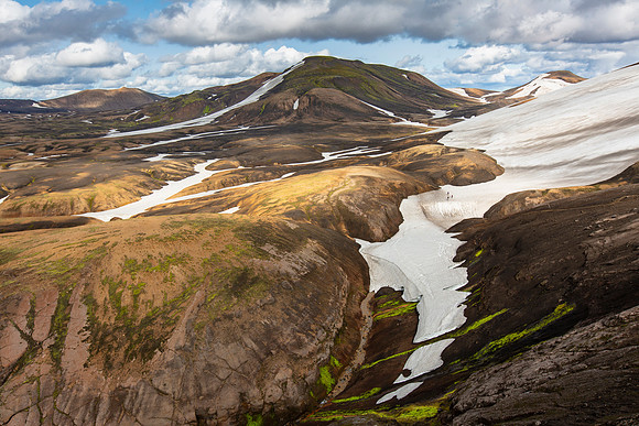 Hikers crossing a snowfiled along the trail to Álftavatn from Hrafntinnusker (2)