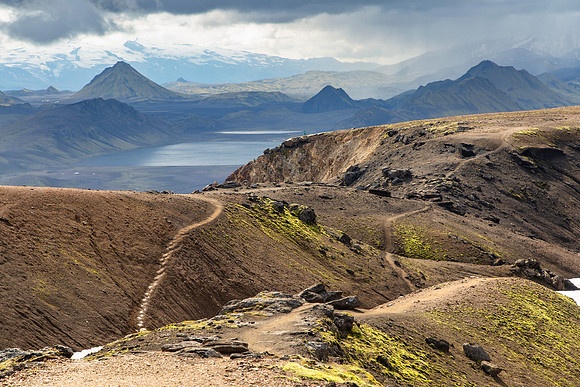Views along the trail to Álftavatn from the pass