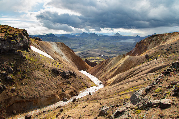 Views along the trail to Álftavatn from the pass (2)