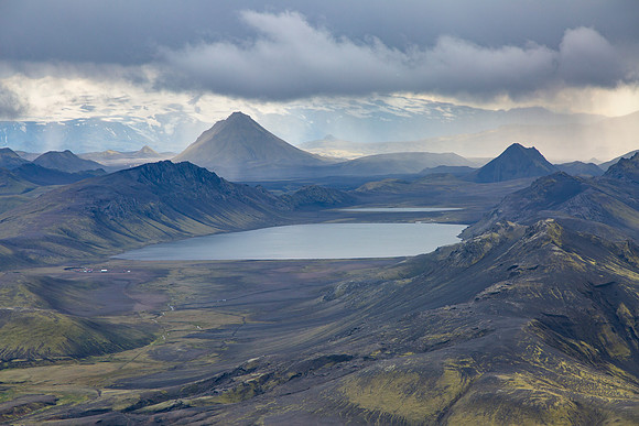 Álftavatn from the pass
