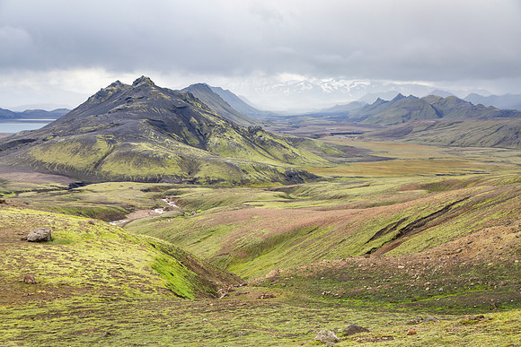 Views along the trail to Álftavatn from the pass (7)