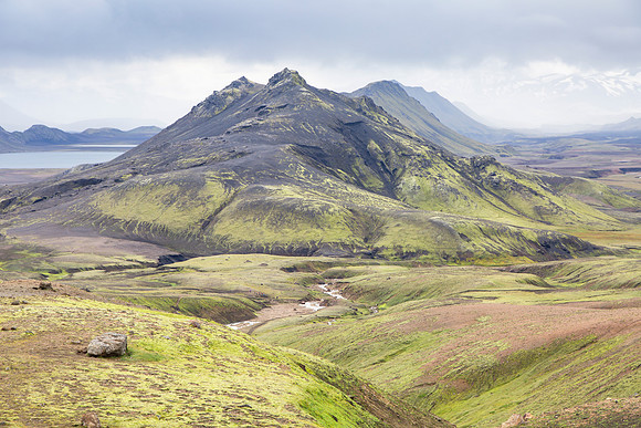 Views along the trail to Álftavatn from the pass (8)