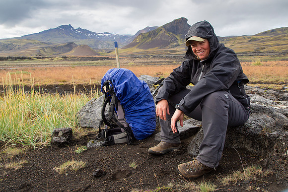 Corrie not not smiling along the trail to Þórsmörk from Emstrur
