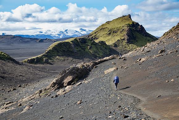 Corrie on the trail to Emstrur from Hvanngil (6)