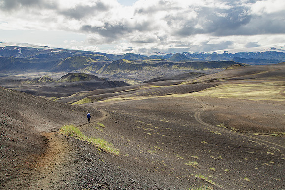 Corrie on the trail to Emstrur from Hvanngil (9)