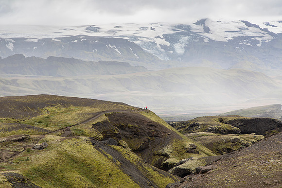 Hikers on the trail to Þórsmörk from Emstrur (2)