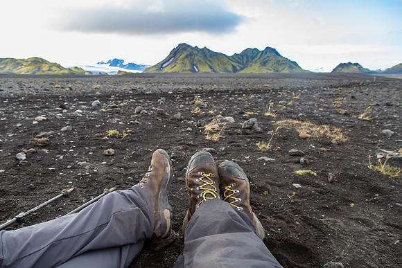 Snack break on the trail to Emstrur from Hvanngil