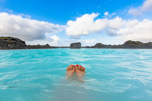 Corrie toes soaking at Blue Lagoon