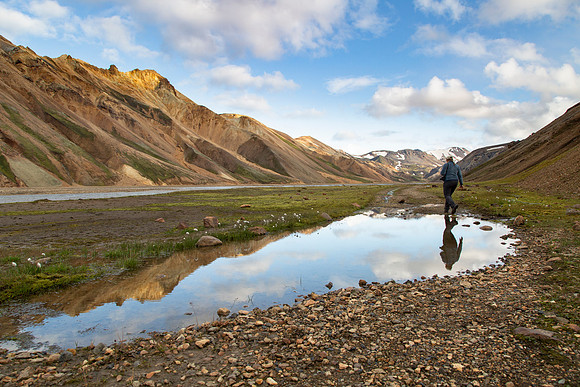 Corrie hikes to our dinner spot in Landmannalaugar