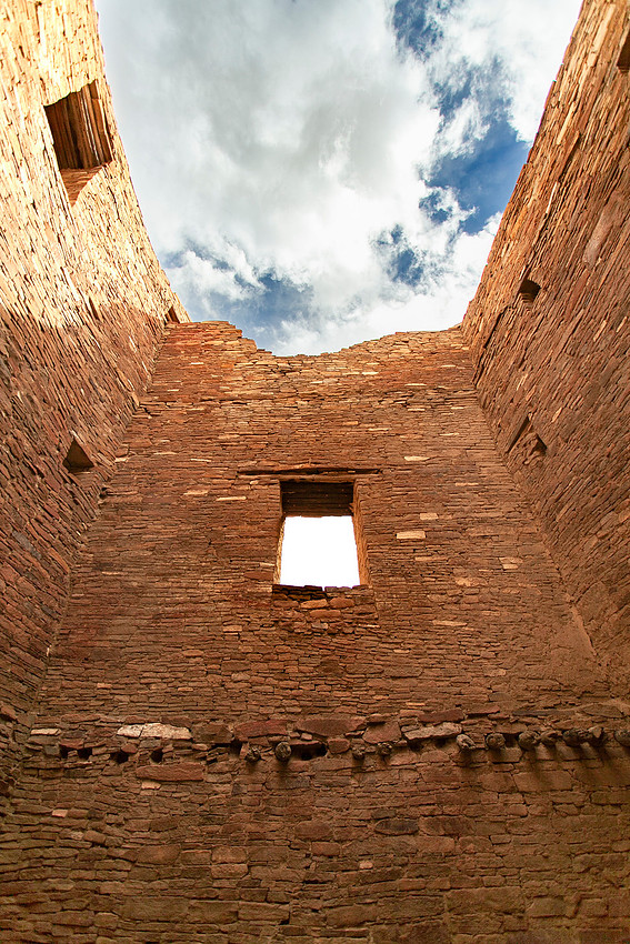 Pueblo Bonito wall and window (3)