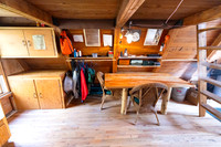 Outlet Patrol Cabin: interior views (2)