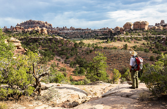 Hiking to the Joint Trail