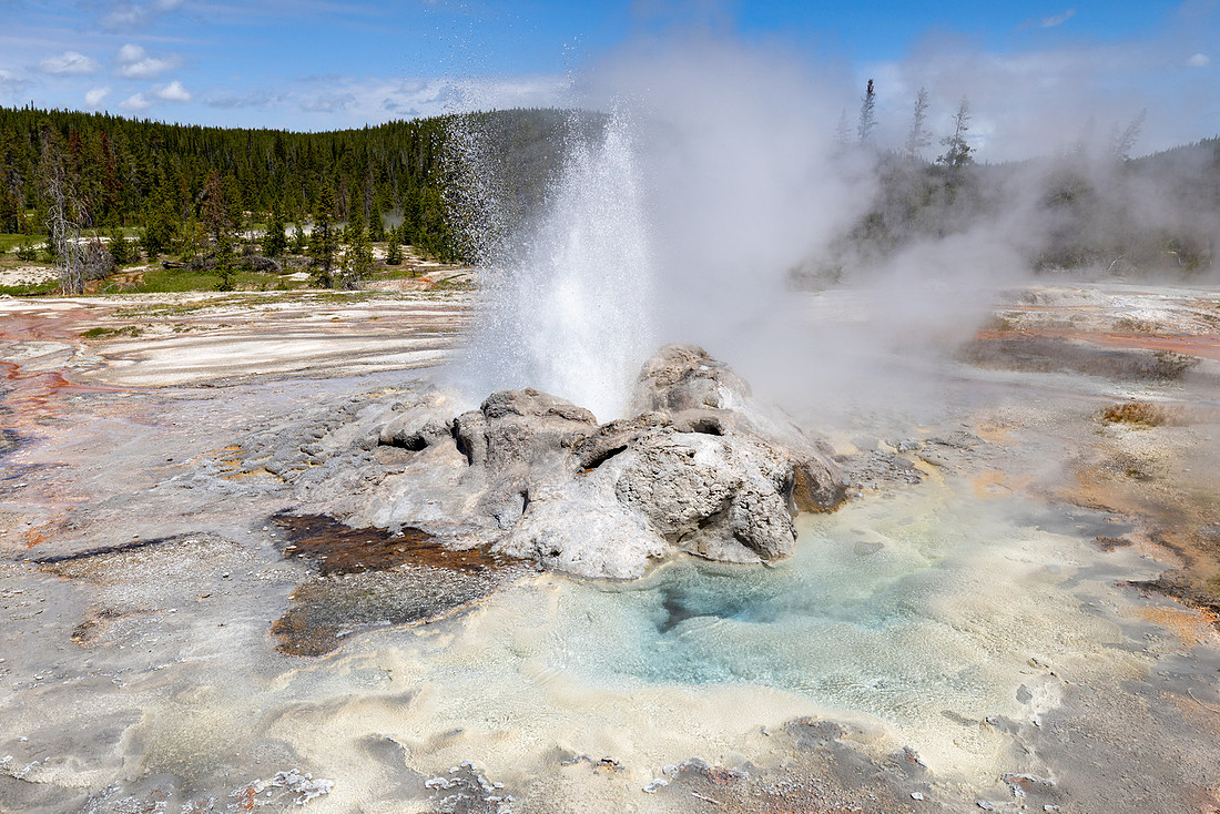 Shoshone Geyser Basin: Minute Man Geyser eruption and Minute Man