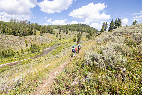 Fan Creek Trail: hikers at the Fan Creek crossing