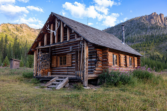 Sportsman Lake Patrol Cabin: southeast corner