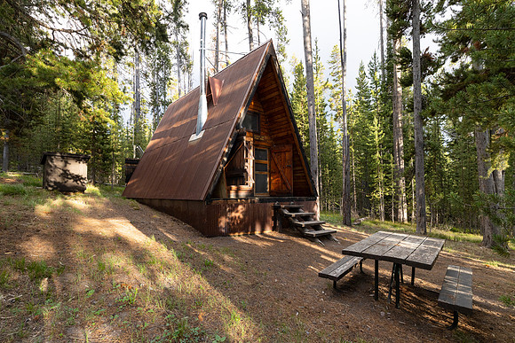 Outlet Patrol Cabin: Northwest corner