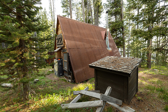 Outlet Patrol Cabin: northeast corner
