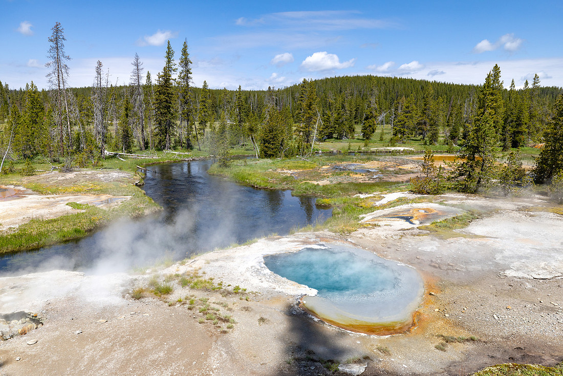 Shoshone Geyser Basin: SMMGNN014 along Shoshone Creek in the Min